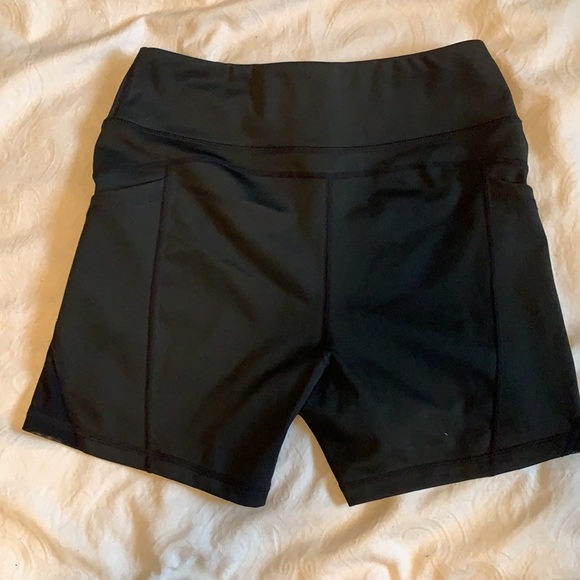 ❌SOLD❌Black biker shorts (shorter length) - Picture 4 of 6